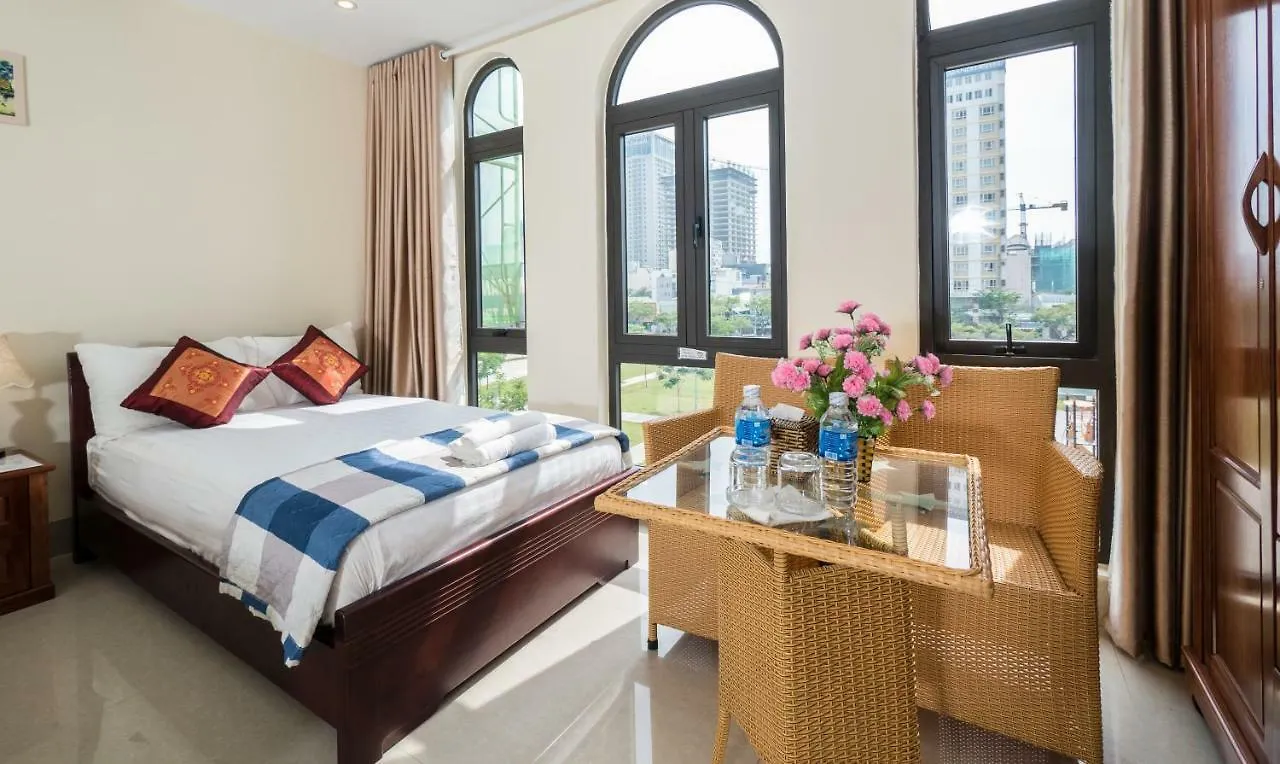Johnny Hotel Danang