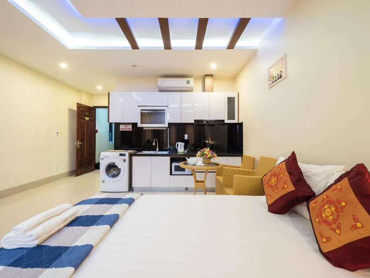 Johnny Hotel Danang