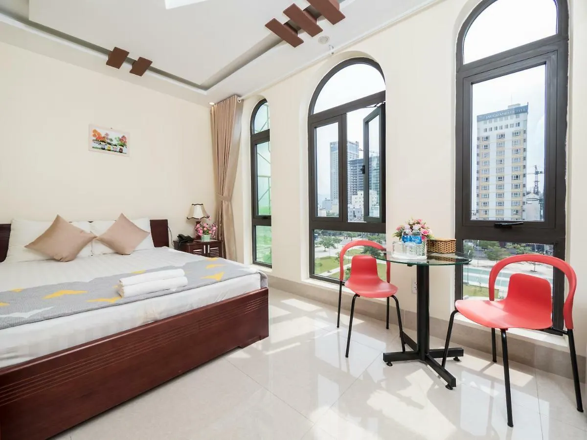 Johnny Hotel Danang Vietnam