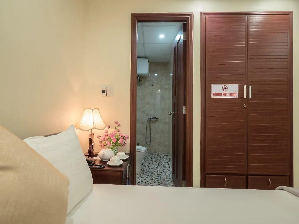 Johnny Hotel Danang